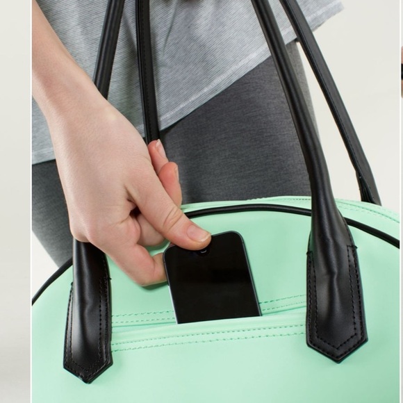 🍋 *RARE* Lululemon Sweat Once a Day Bag - Picture 5 of 16